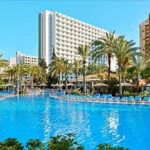 Levendig hotel met vijf zwembaden in Spanje