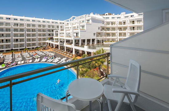 Hotel met zwembad aan de Costa Brava