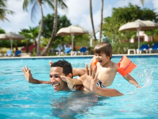 Hotel Curacao met zwembad