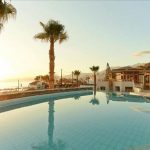 Vijf sterren resort direct aan de zonnige kust van Kreta