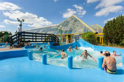 Groot zwembad op leuk vakantiepark België