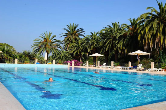 Groot zwembad in Toscane