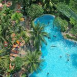 Mooi hotel met zwembad op divers eiland in Maleisië