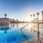 Zwemmen als een god bij dit ultra luxe all-inclusive resort op Rhodos
