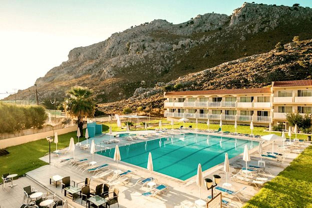 top 10 swim up hotels
