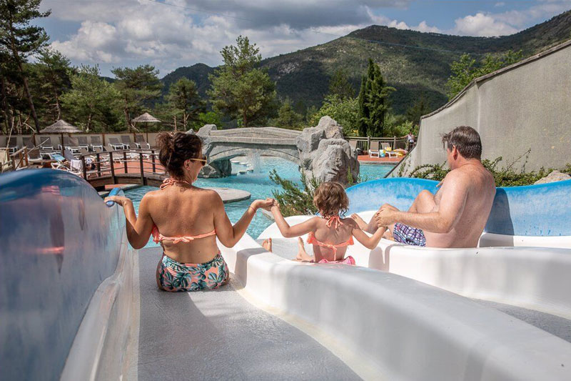 Vakantiepark-Provence-met-zwembad
