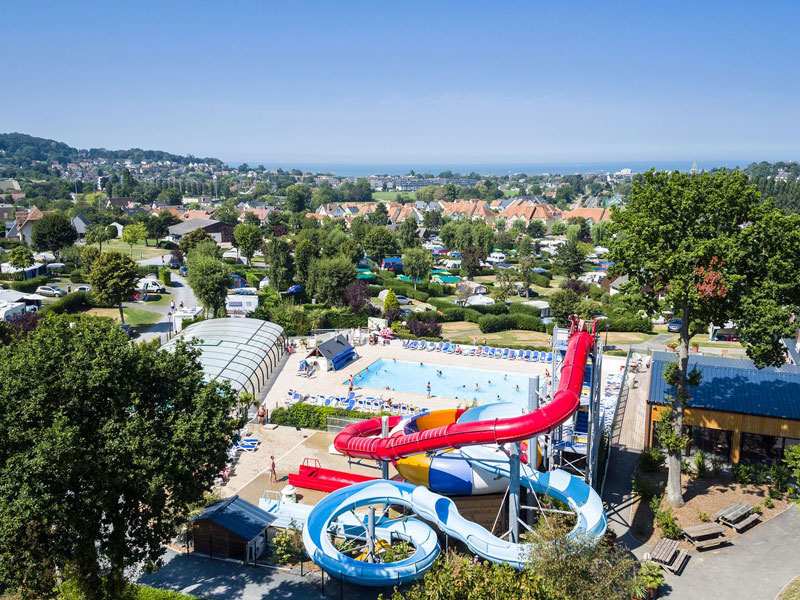 vakantiepark-Normandië-met-zwembad