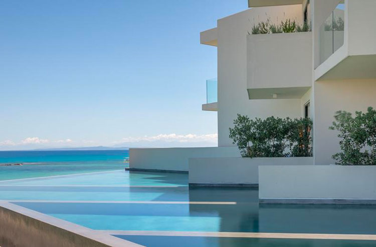 betaalbare vakantie met infinity pool in Griekenland