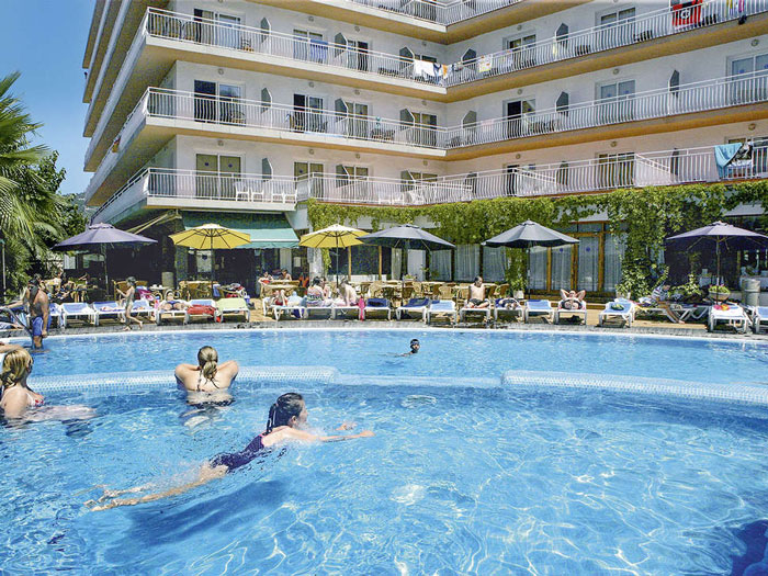 Hotel Acapulco in Costa Brava - Budgetvriendelijke vakantie met zwembad