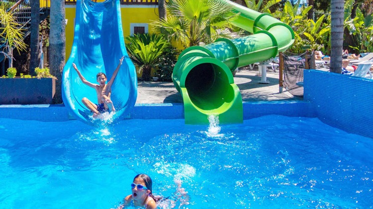 Vakantiepark met groot zwembad Costa Brava