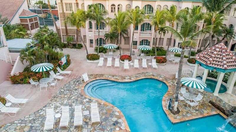 Mooie zwembaden bij deze appartementen op Aruba