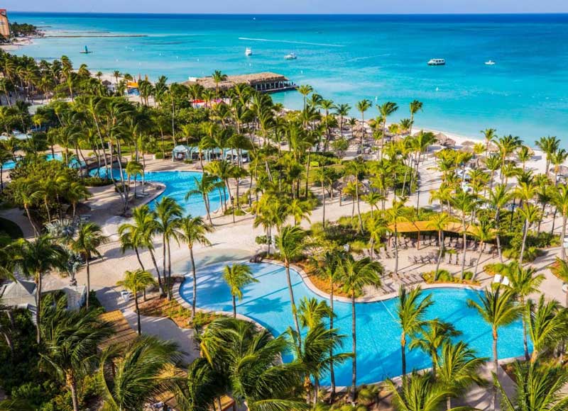 Aruba Hilton Caribbean Resort, zwembad lang open en binnenkort swim-up hotelkamers.