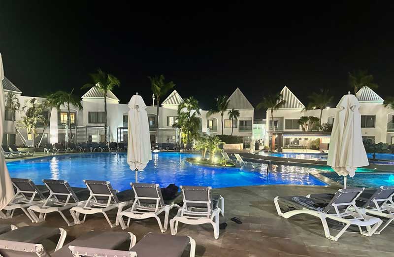 Zwembaden op Aruba: Hotel Courtyard by Marriott
